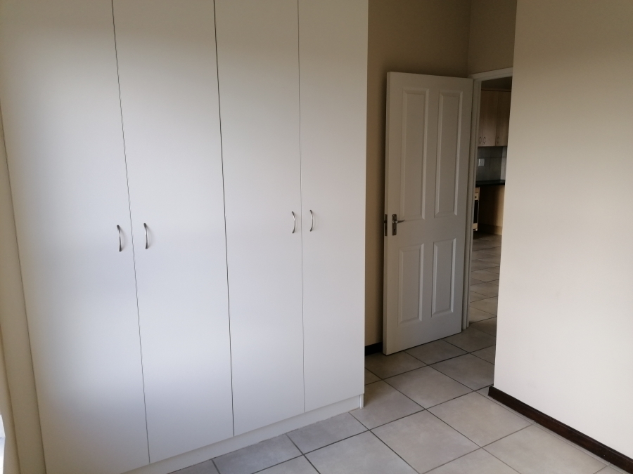 To Let 2 Bedroom Property for Rent in Buh Rein Estate Western Cape